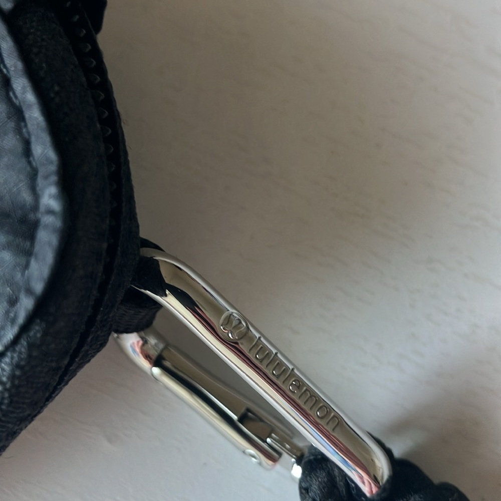 Lululemon Patch Logo Crossbody - Picture 15 of 16